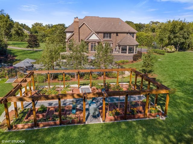 675 Old Barrington Road, North Barrington, IL 60010