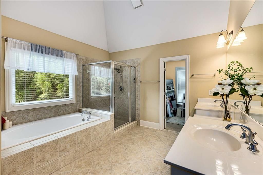 Image 32 of property listing at 2818 Willowstone Drive, Duluth, GA 30096