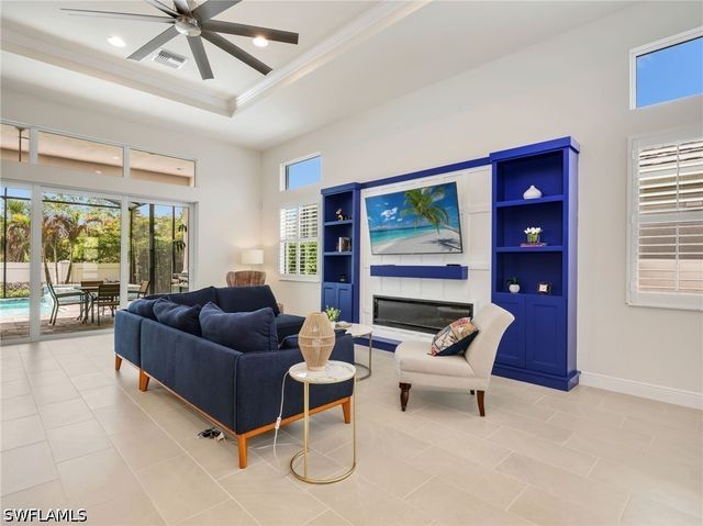 9288 Cayman DR, Naples, FL 34114