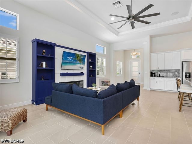 9288 Cayman DR, Naples, FL 34114