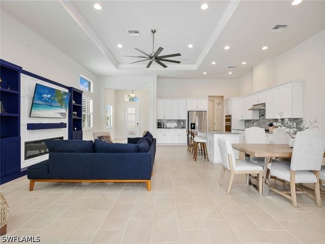 9288 Cayman DR, Naples, FL 34114