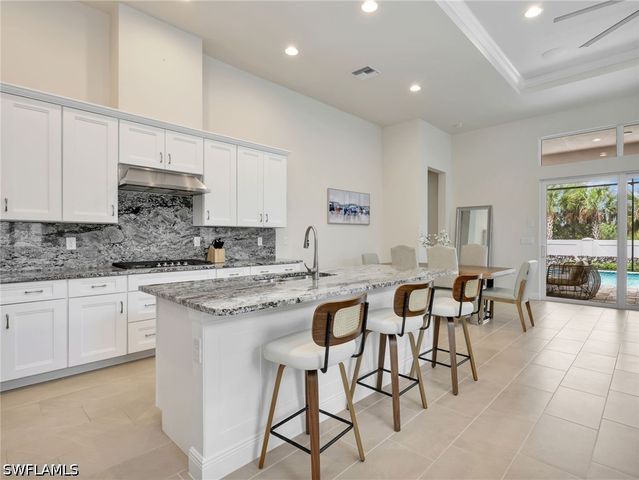 9288 Cayman DR, Naples, FL 34114