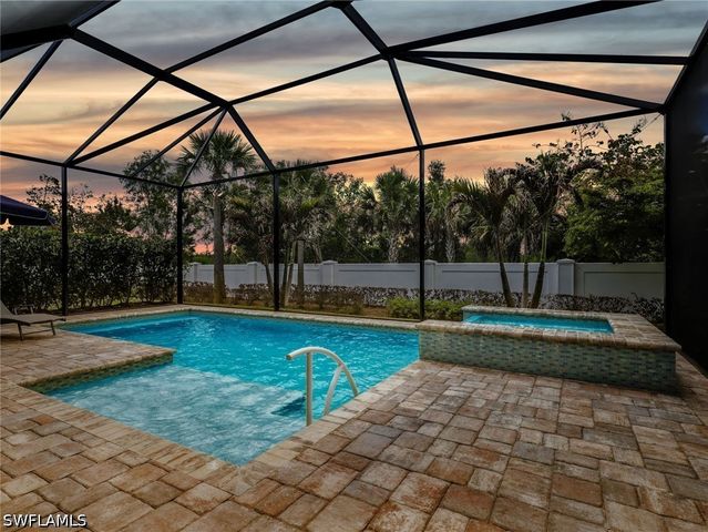 9288 Cayman DR, Naples, FL 34114