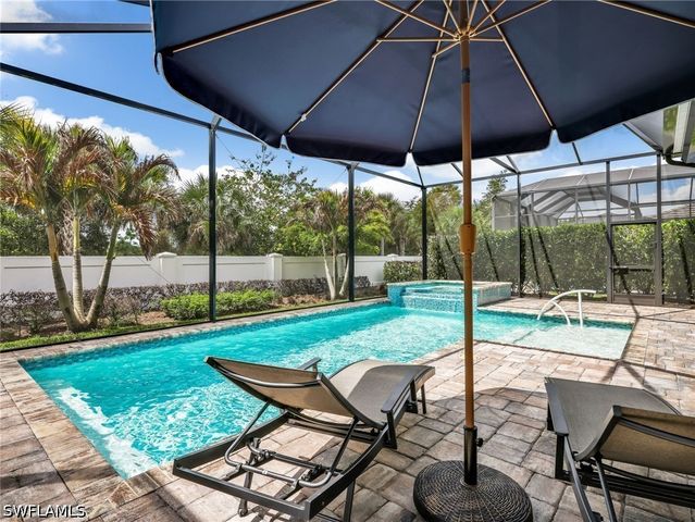 9288 Cayman DR, Naples, FL 34114