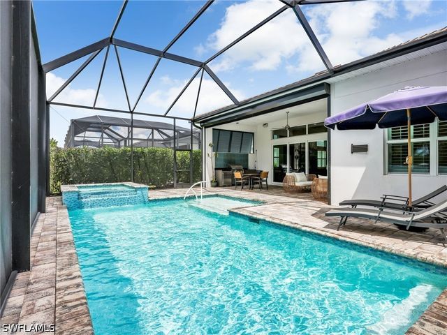 9288 Cayman DR, Naples, FL 34114