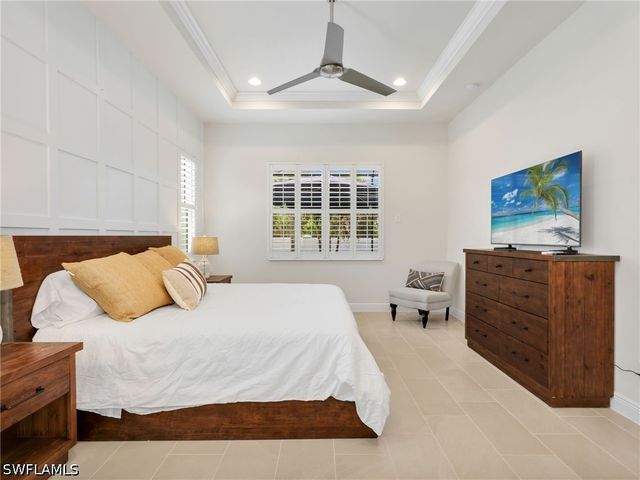 9288 Cayman DR, Naples, FL 34114