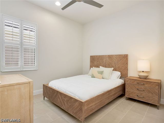 9288 Cayman DR, Naples, FL 34114