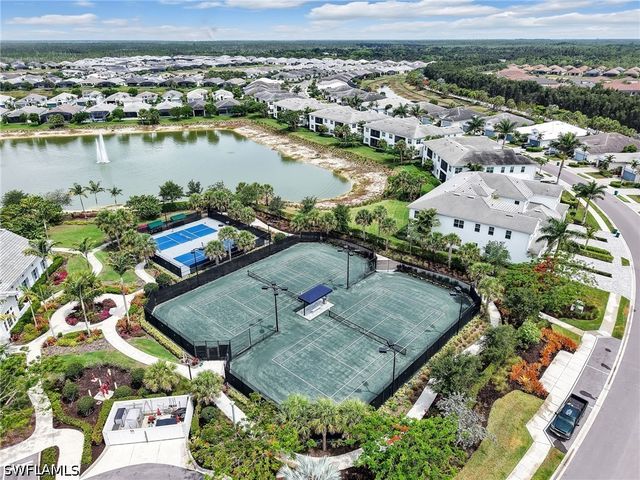 9288 Cayman DR, Naples, FL 34114