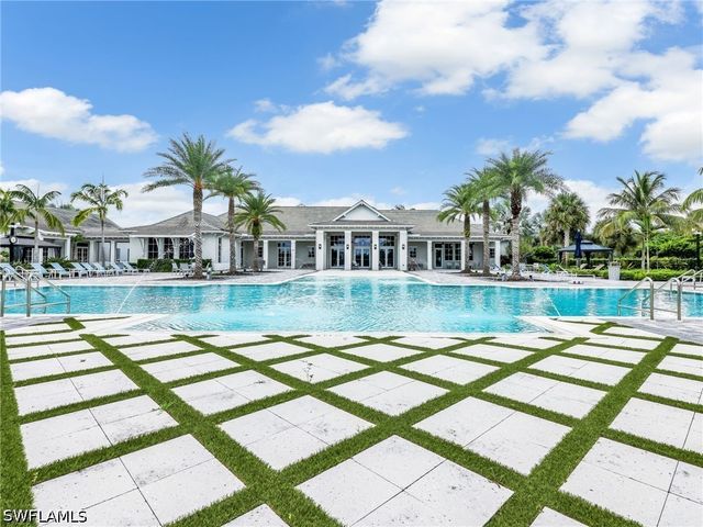 9288 Cayman DR, Naples, FL 34114