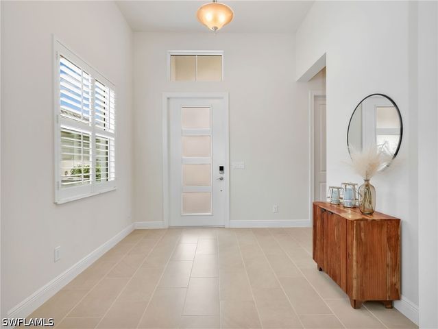 9288 Cayman DR, Naples, FL 34114
