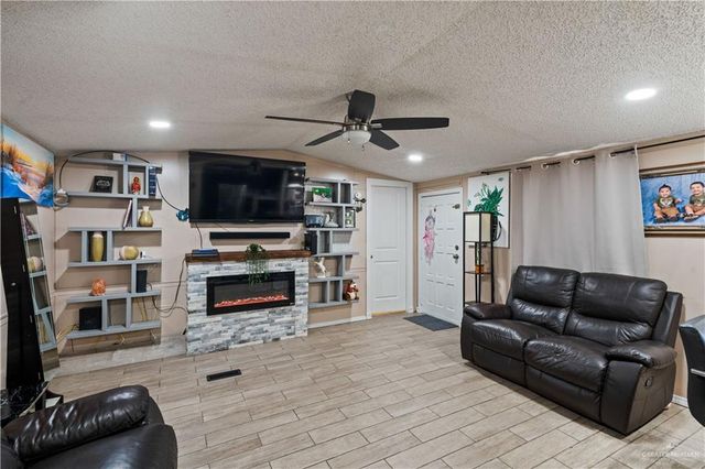 48 Gladiola Street, Alamo, TX 78516