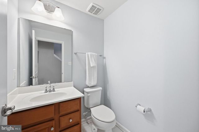 229 MOUNTAIN LAUREL BLVD, Ranson, WV 25438