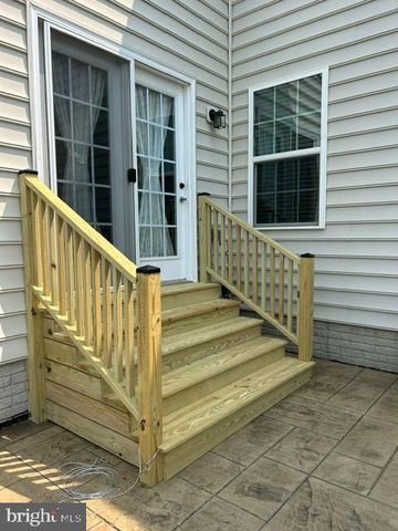 229 MOUNTAIN LAUREL BLVD, Ranson, WV 25438