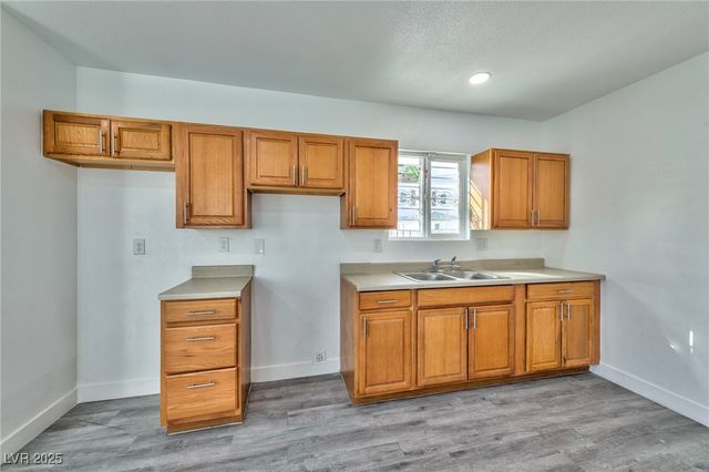 339 North 10th Street 2, Las Vegas, NV 89101