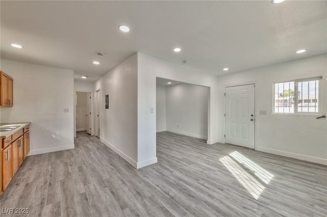 339 North 10th Street 2, Las Vegas, NV 89101