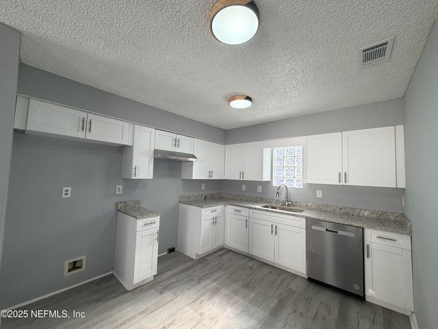 761 TREKKER Street, Jacksonville, FL 32216