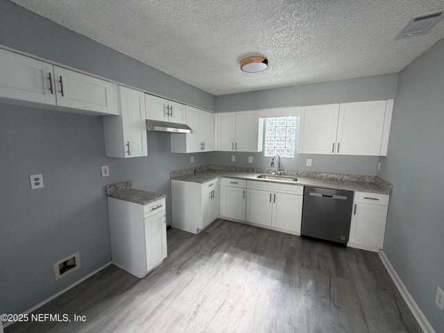 761 TREKKER Street, Jacksonville, FL 32216