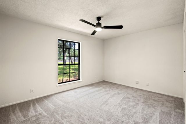 303 W Sequoia SPUR, Georgetown, TX 78628