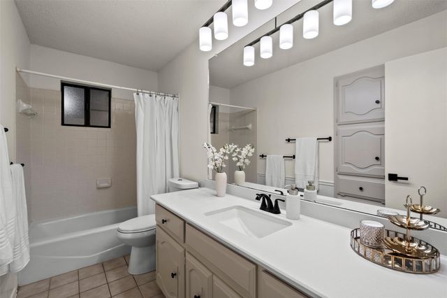 303 W Sequoia SPUR, Georgetown, TX 78628