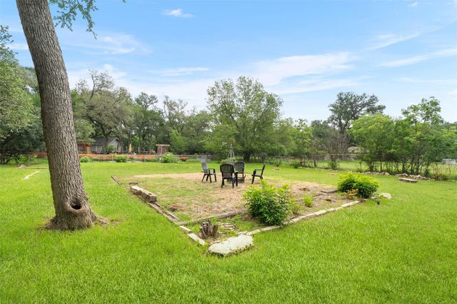 303 W Sequoia SPUR, Georgetown, TX 78628