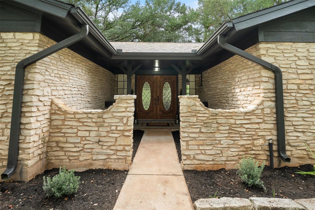 303 W Sequoia SPUR, Georgetown, TX 78628