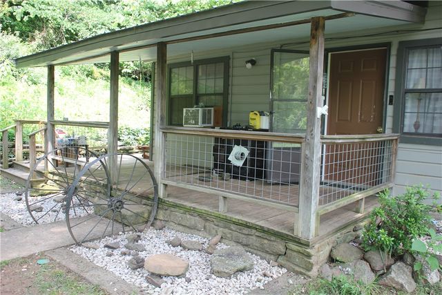 197 7th Street, St Paul, AR 72756