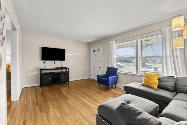 131 Greenbriar Road, Lexington, KY 40503