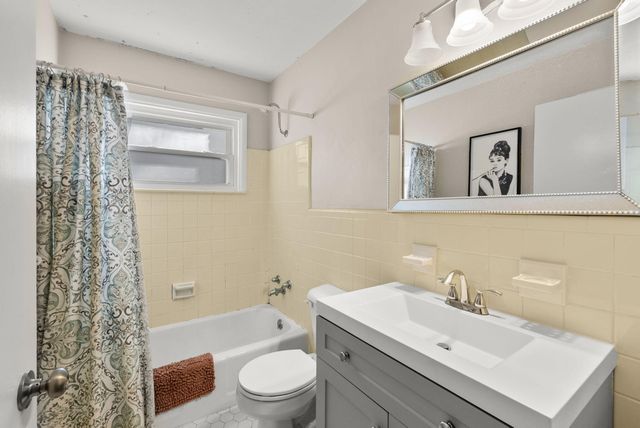 131 Greenbriar Road, Lexington, KY 40503