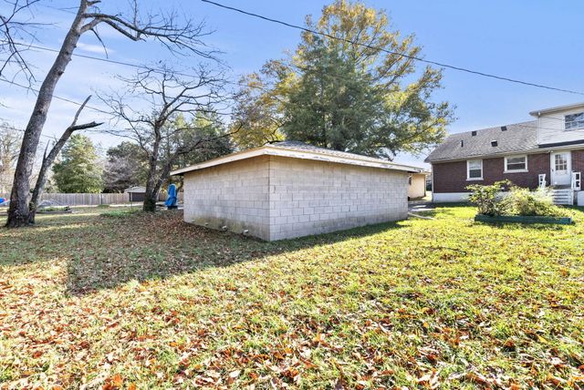 131 Greenbriar Road, Lexington, KY 40503