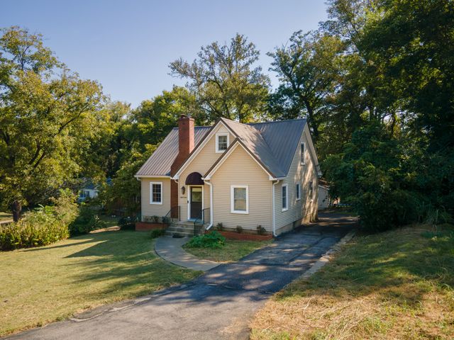 801 Elm St, Columbia, TN 38401