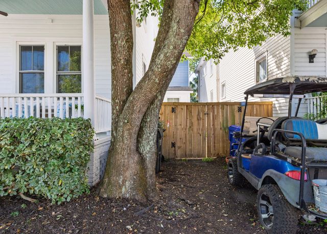 21 Cleveland Street, Charleston, SC 29403