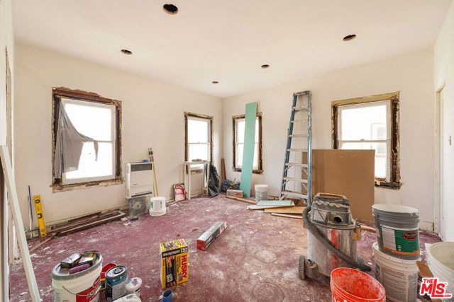 1519 W 30th Street, Los Angeles, CA 90007