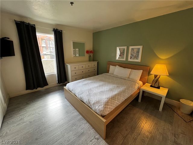 4200 South Valley View Boulevard 2010, Las Vegas, NV 89103
