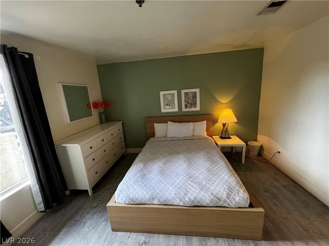 4200 South Valley View Boulevard 2010, Las Vegas, NV 89103
