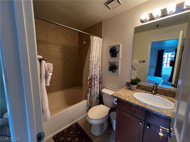 4200 South Valley View Boulevard 2010, Las Vegas, NV 89103