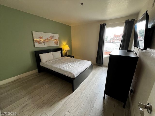 4200 South Valley View Boulevard 2010, Las Vegas, NV 89103