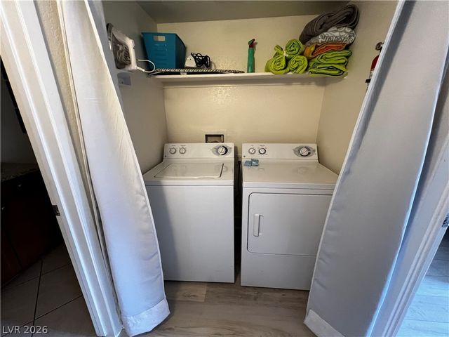 4200 South Valley View Boulevard 2010, Las Vegas, NV 89103