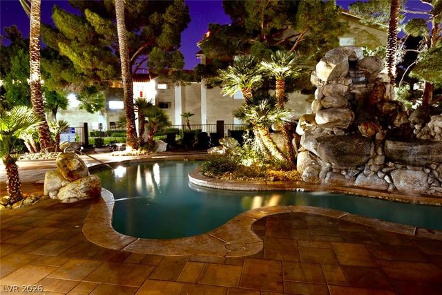4200 South Valley View Boulevard 2010, Las Vegas, NV 89103