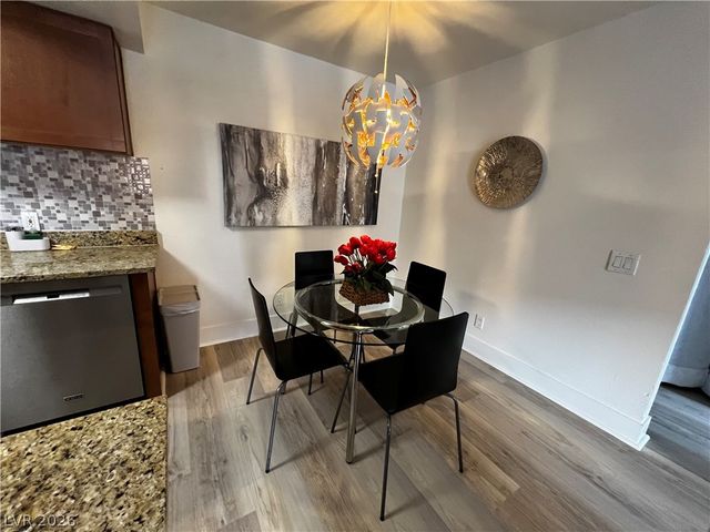 4200 South Valley View Boulevard 2010, Las Vegas, NV 89103