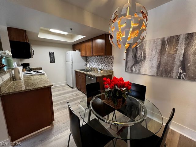 4200 South Valley View Boulevard 2010, Las Vegas, NV 89103
