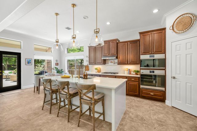 26 Winhall Place, The Woodlands, TX 77354