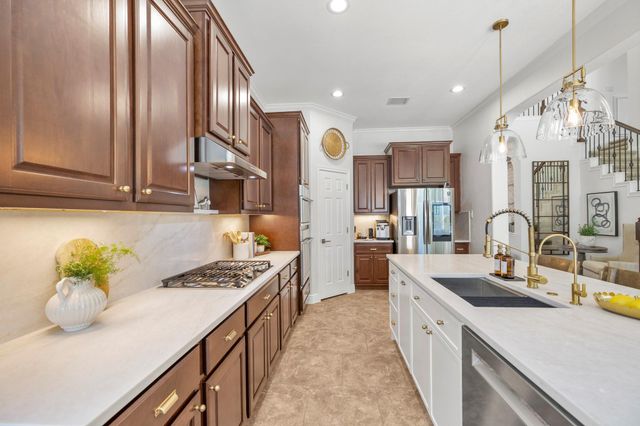 26 Winhall Place, The Woodlands, TX 77354