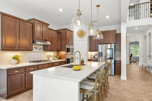 26 Winhall Place, The Woodlands, TX 77354