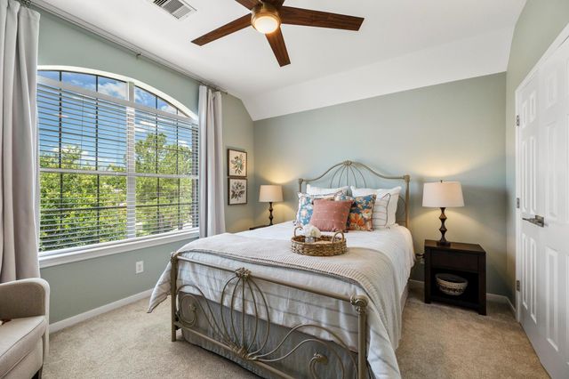 26 Winhall Place, The Woodlands, TX 77354