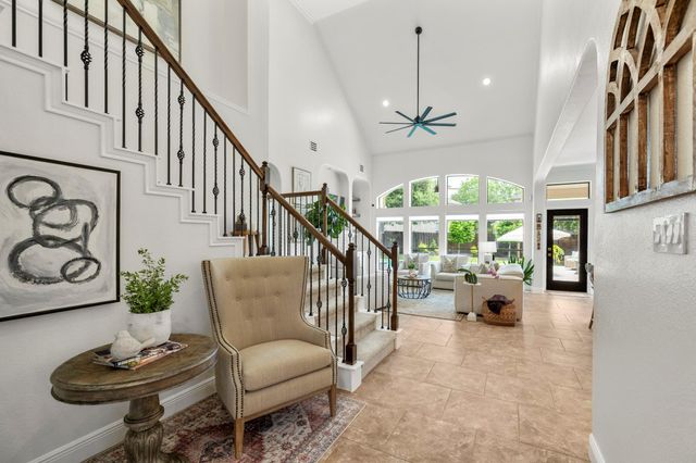 26 Winhall Place, The Woodlands, TX 77354