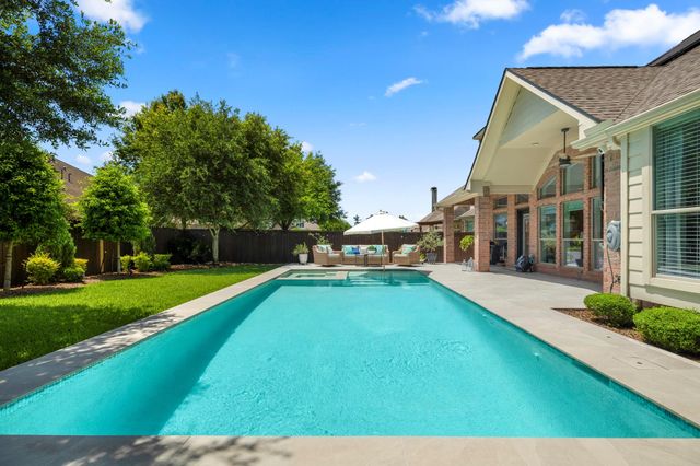 26 Winhall Place, The Woodlands, TX 77354