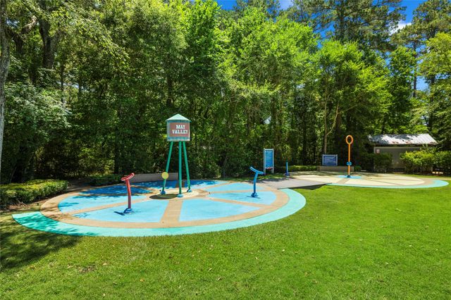 26 Winhall Place, The Woodlands, TX 77354