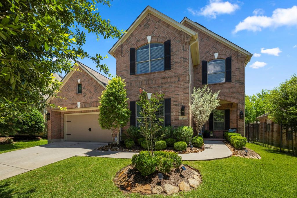 26 Winhall Place, The Woodlands, TX 77354