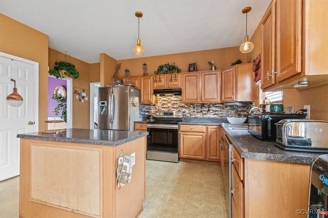 1408 Windrow Ct, Henrico, VA 23223