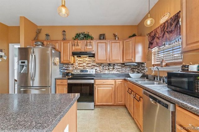 1408 Windrow Ct, Henrico, VA 23223